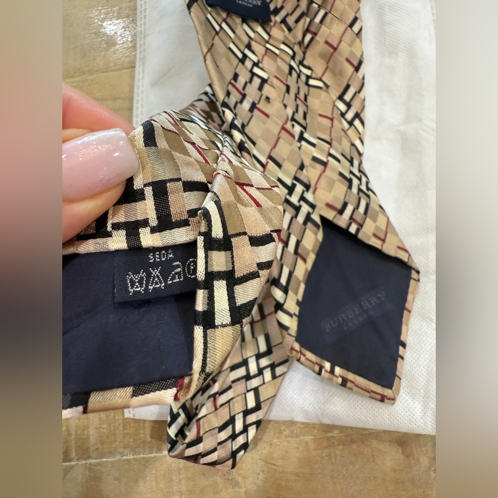 Burberry London plaid and checks print classic mens tie - Picture 8 of 11